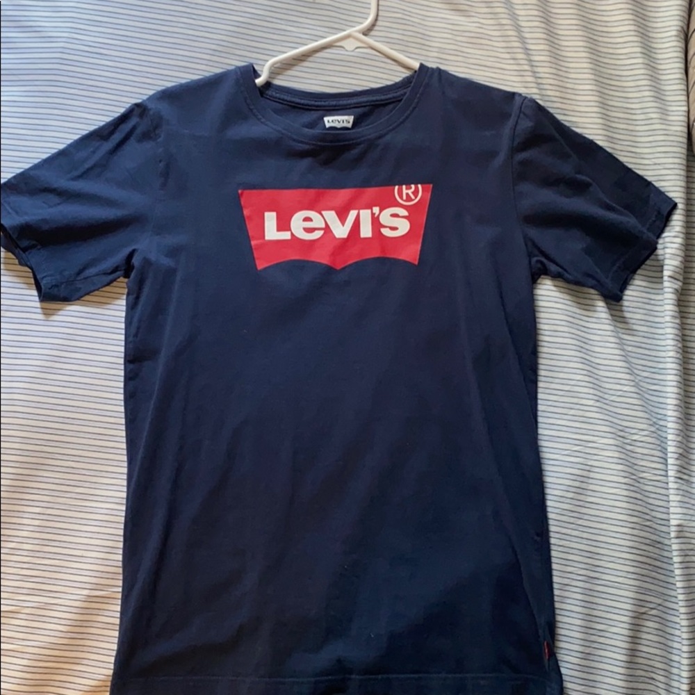 Levi’s youth xl tshirt